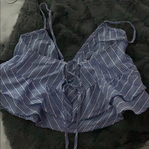 a pretty and girly top - Picture 2 of 3